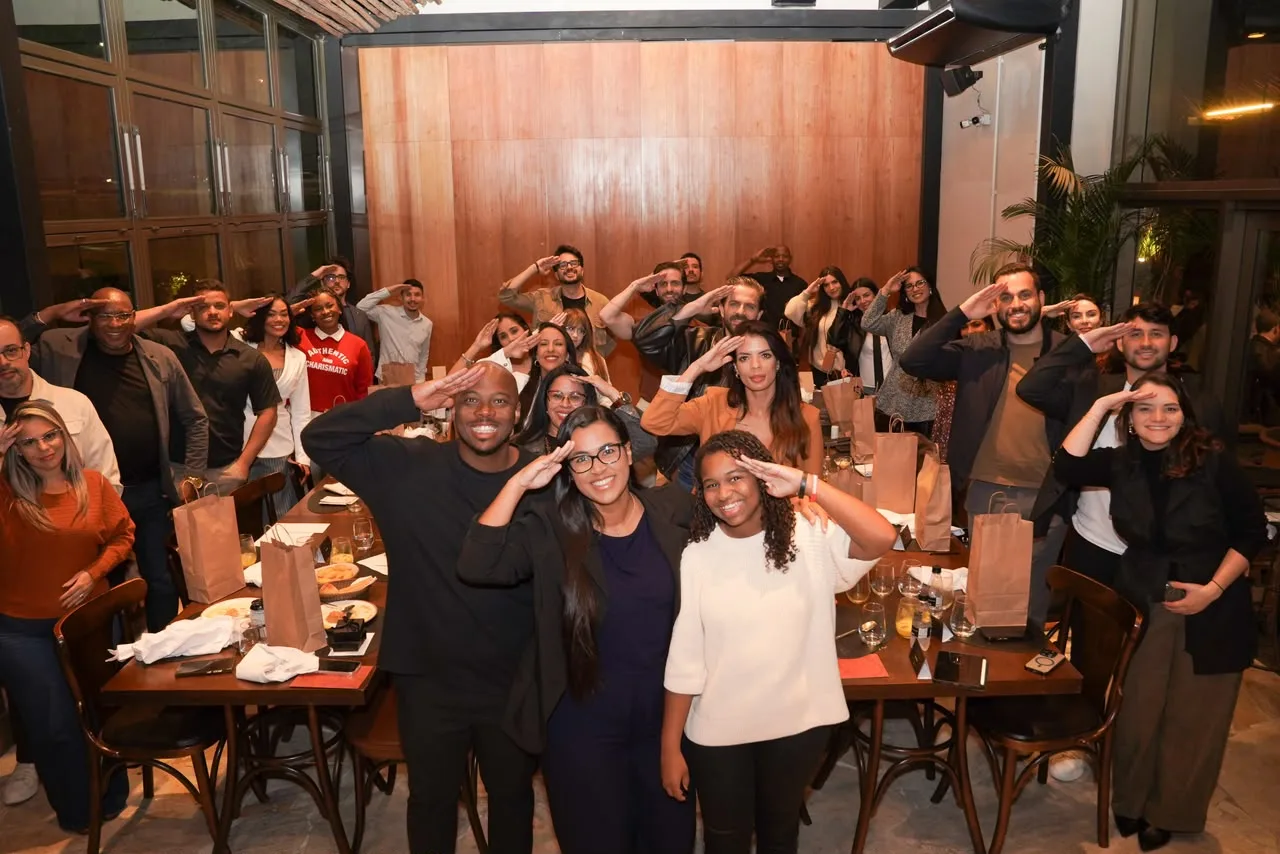 Wilbert Acioli em jantar com grupo, mentoria em ambiente de alta performance